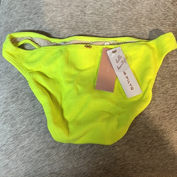 Pilyq Pineapple Reef Ring Side Halter top and matching reef full bottoms - Picture 4 of 9